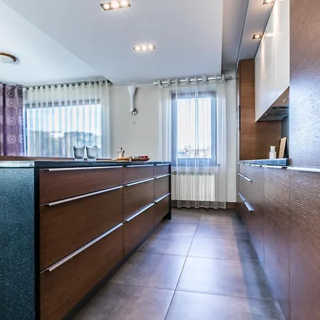Villa 64 *